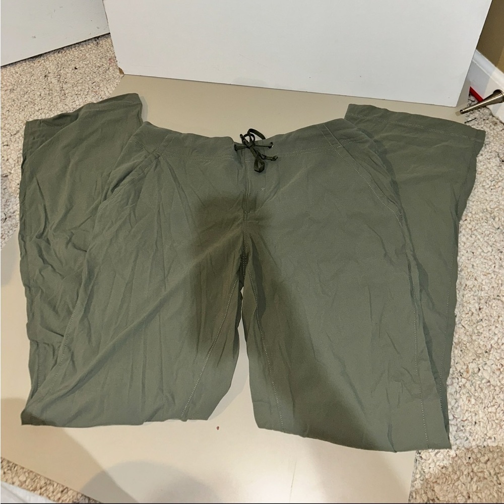 Columbia Omni-shield Men's Forest Green pants size 10